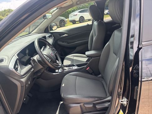 Used 2025 Buick Encore GX Preferred image 25