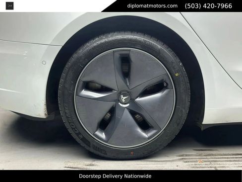 Used 2020 Tesla Model 3 Standard Range RWD image 35