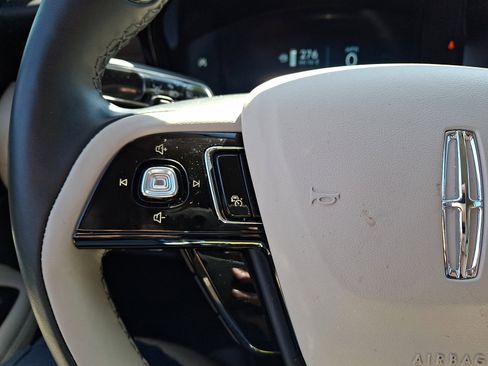 Used 2025 Lincoln Corsair Reserve AWD/4WD image 20