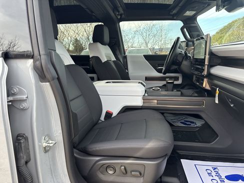 Used 2025 GMC Hummer EV 2X w/ LPO, Sport Package image 23