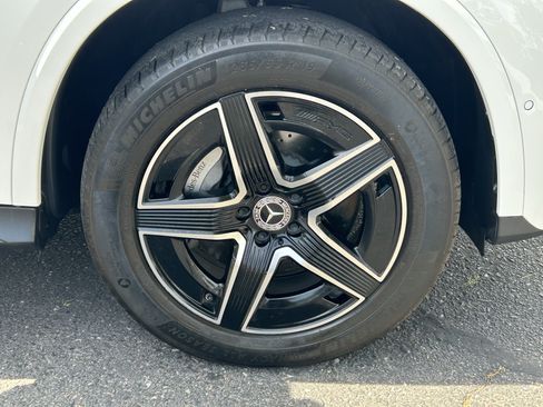 Used 2024 Mercedes-Benz GLC 300 image 7