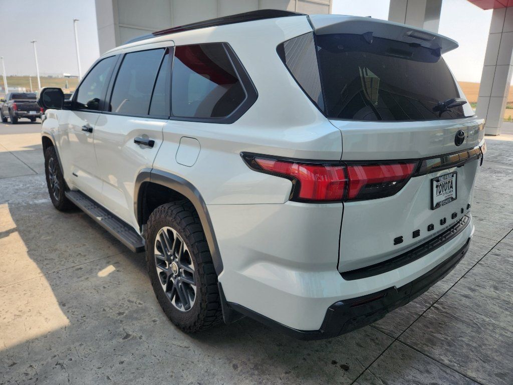 Used 2024 Toyota Sequoia Limited w/ Tow Technology Package AWD/4WD image 6