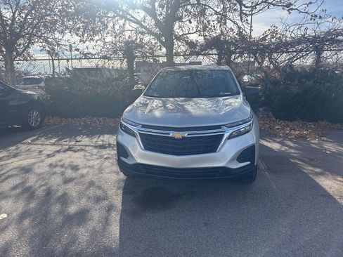 Certified 2022 Chevrolet Equinox LS image 2