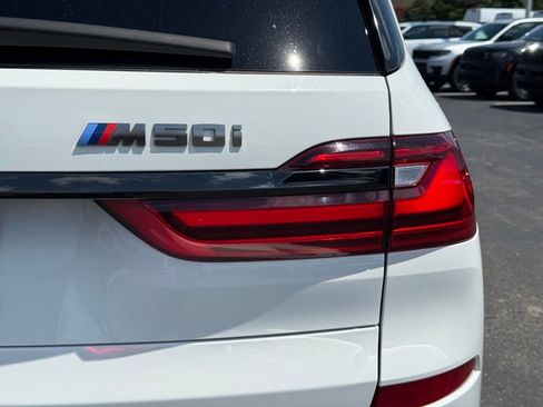Used 2022 BMW X7 M50i AWD/4WD image 5
