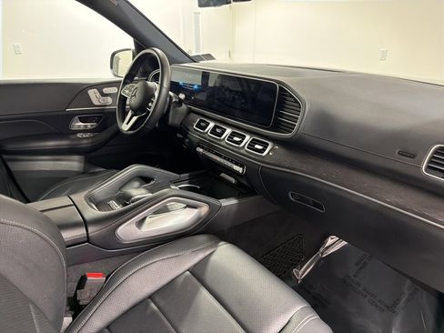 Used 2021 Mercedes-Benz GLS 450 4MATIC image 24