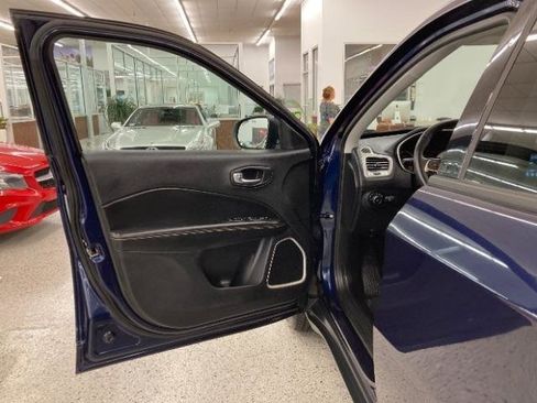 Used 2018 Jeep Compass Latitude w/ Popular Equipment Group FWD image 33