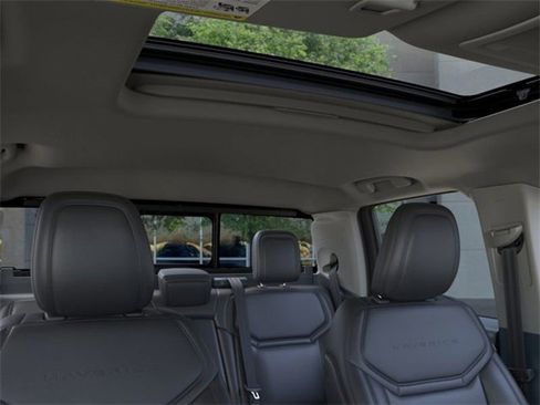 New 2025 Ford Maverick Lariat w/ Black Appearance Package image 12