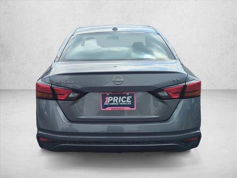 Used 2024 Nissan Altima 2.5 SV FWD image 7