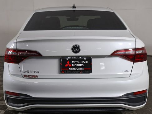 Used 2023 Volkswagen Jetta SE FWD image 10