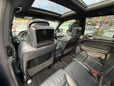 Used 2014 Mercedes-Benz GL 63 AMG 4MATIC image 27