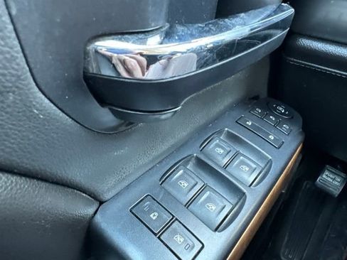 Used 2015 Chevrolet Silverado 2500 LTZ AWD/4WD image 25