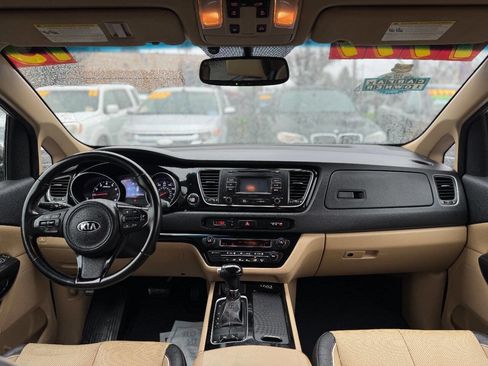 Used 2015 Kia Sedona EX image 12