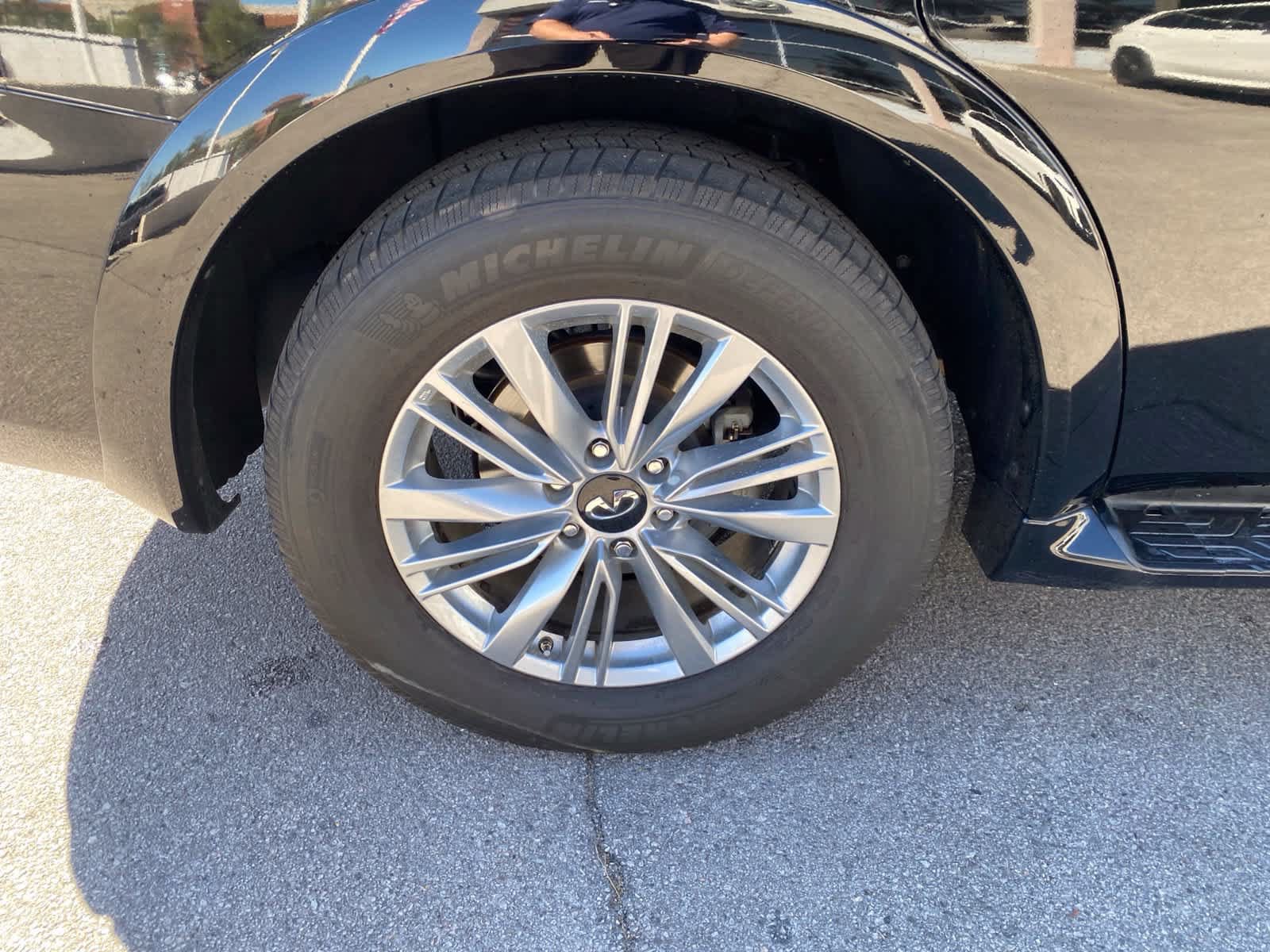 Used 2019 INFINITI QX80 Luxe w/ Cargo Package RWD image 6