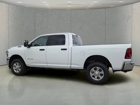 New 2026 RAM 2500 Big Horn AWD/4WD image 8
