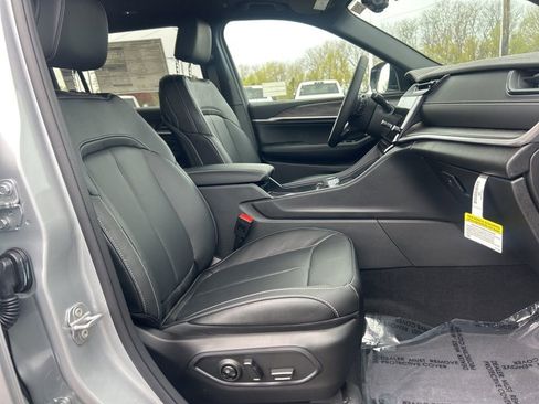 New 2026 Jeep Grand Cherokee L Limited AWD/4WD image 8