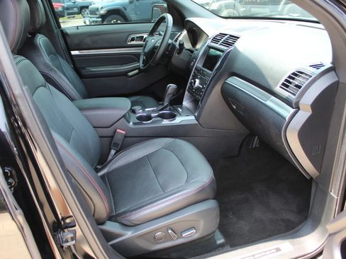 Used 2018 Ford Explorer Sport w/ Equipment Group 401A AWD/4WD image 29