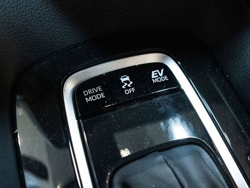 New 2025 Toyota Corolla LE image 18