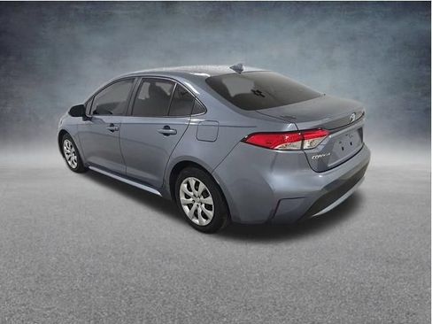 Used 2022 Toyota Corolla LE FWD image 18