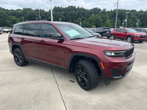 Used 2025 Jeep Grand Cherokee L Altitude AWD/4WD image 11