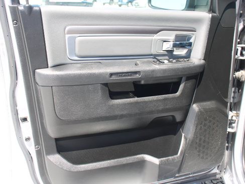 Used 2021 RAM 1500 Classic SLT AWD/4WD image 10