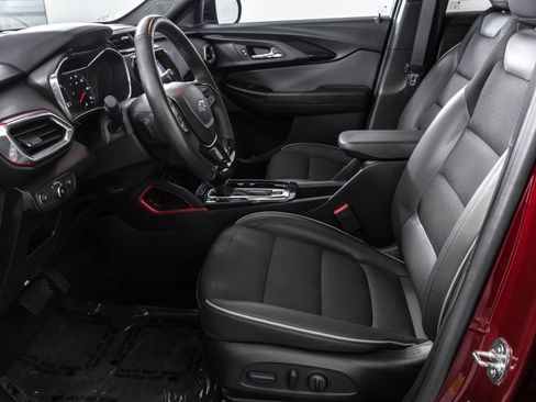 Used 2023 Chevrolet TrailBlazer RS w/ Sun and Liftgate Package FWD image 7