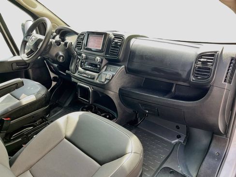 Used 2025 RAM ProMaster 2500 w/ U-Haul Equipment Group FWD image 26