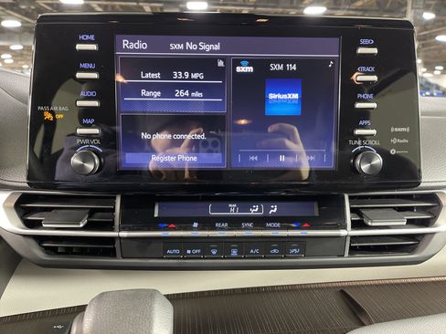 Used 2024 Toyota Sienna LE image 22