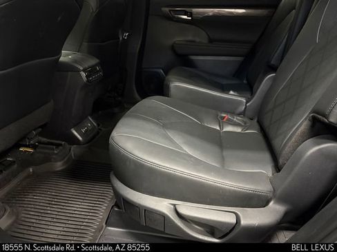 Used 2024 Toyota Highlander Platinum AWD/4WD image 22