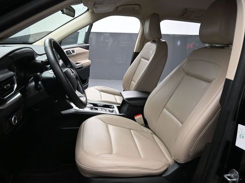 Certified 2024 Ford Explorer XLT w/ Equipment Group 202A image 10