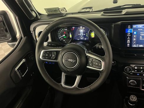 Certified 2025 Jeep Wrangler Unlimited Sahara w/ Safety Group image 14