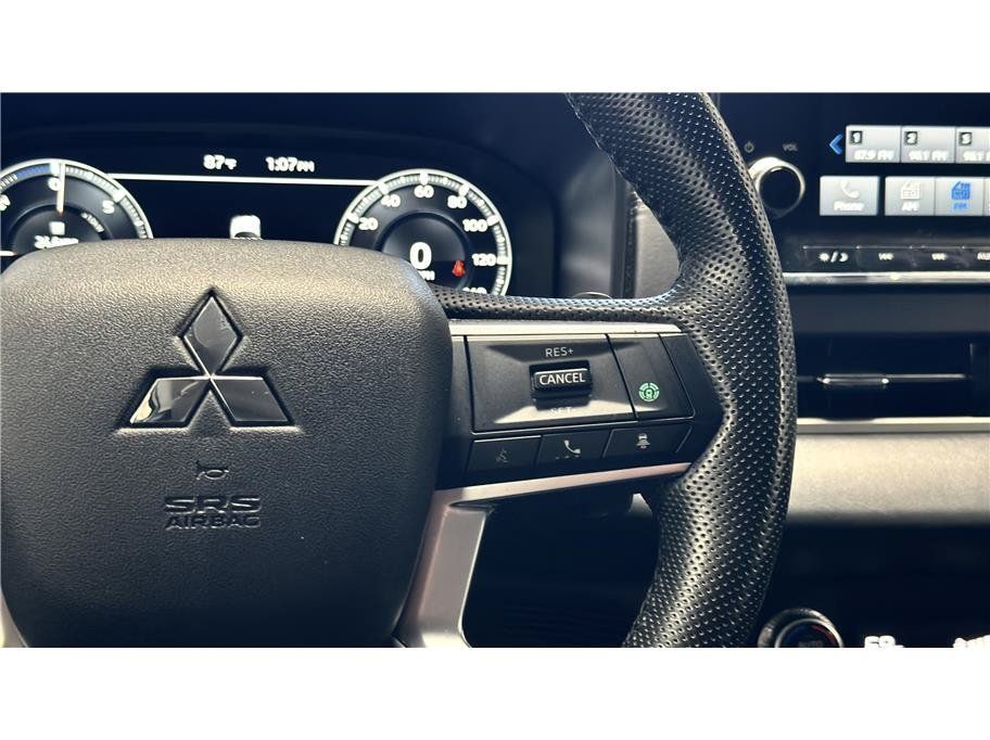 Used 2024 Mitsubishi Outlander Ralliart AWD/4WD image 29