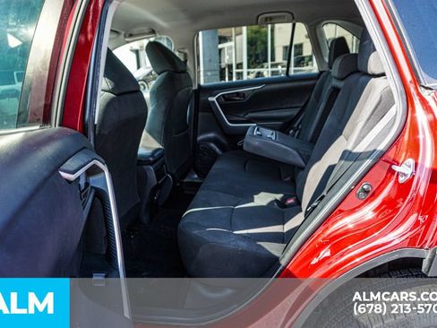 Used 2021 Toyota RAV4 LE FWD image 22
