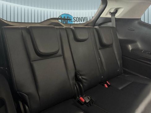 Used 2024 Subaru Ascent Limited w/ Technology Package AWD/4WD image 8