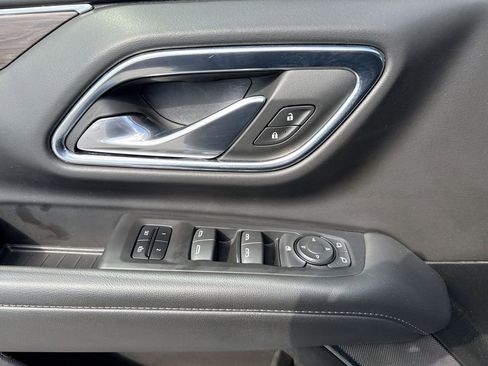 Used 2023 Chevrolet Suburban LT image 15