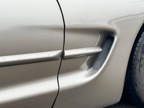 Used 1999 Chevrolet Corvette Base 2dr Hatchback image 13