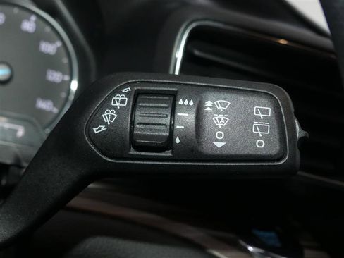 Used 2023 Ford Explorer Limited image 36