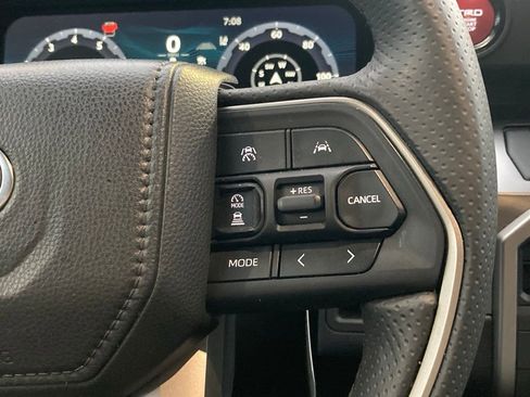Used 2025 Toyota 4Runner TRD Off-Road AWD/4WD image 17