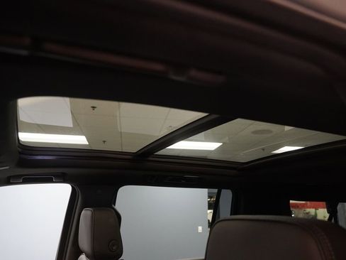 Used 2021 GMC Yukon XL Denali AWD/4WD image 3