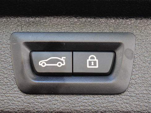 Used 2018 BMW X5 xDrive50i w/ M Sport Package image 48