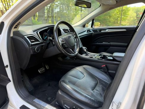 Used 2014 Ford Fusion Titanium FWD image 21