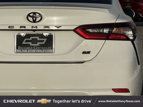 Used 2023 Toyota Camry SE FWD image 8