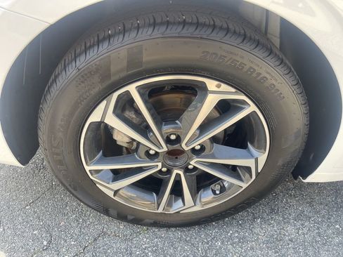 Used 2024 Kia Forte LXS w/ LXS Technology Package FWD image 34