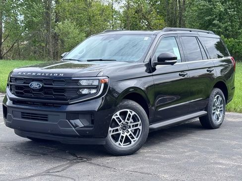 New 2026 Ford Expedition Active AWD/4WD image 2
