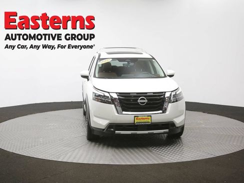Used 2023 Nissan Pathfinder Platinum AWD/4WD image 56