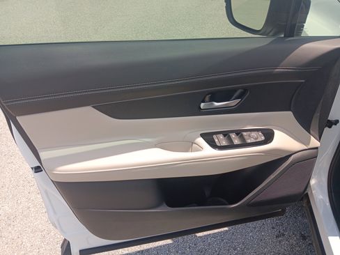Used 2025 Nissan Murano SV FWD image 11