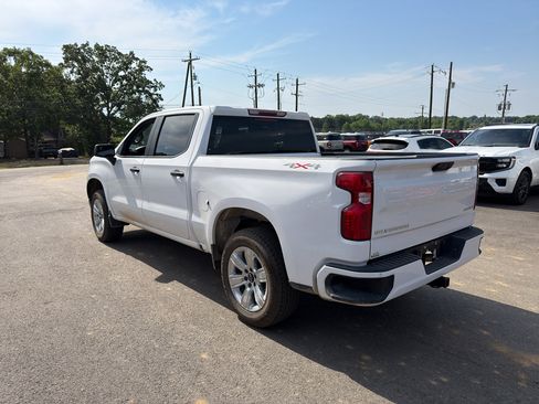 Used 2023 Chevrolet Silverado 1500 Custom AWD/4WD image 2