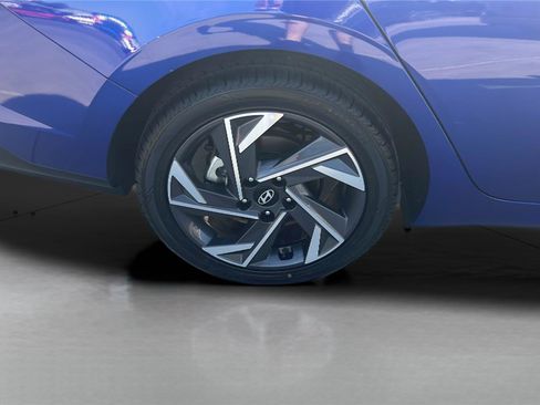 Used 2025 Hyundai Elantra Limited FWD image 20