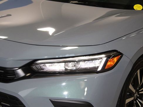 Used 2024 Honda Civic EX image 2