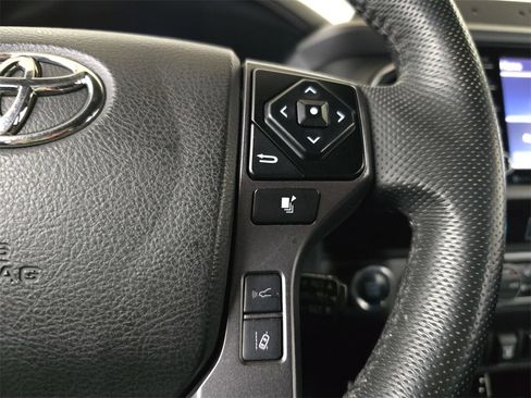 Used 2022 Toyota Tacoma TRD Off-Road image 20