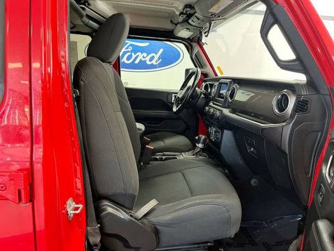 Used 2020 Jeep Wrangler Unlimited Sahara AWD/4WD image 21